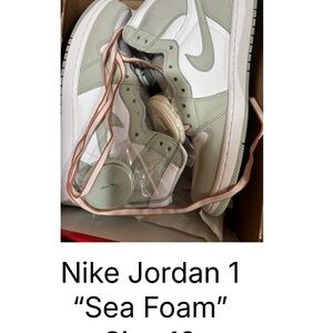 Nike Jordan 1 in Light Green and White